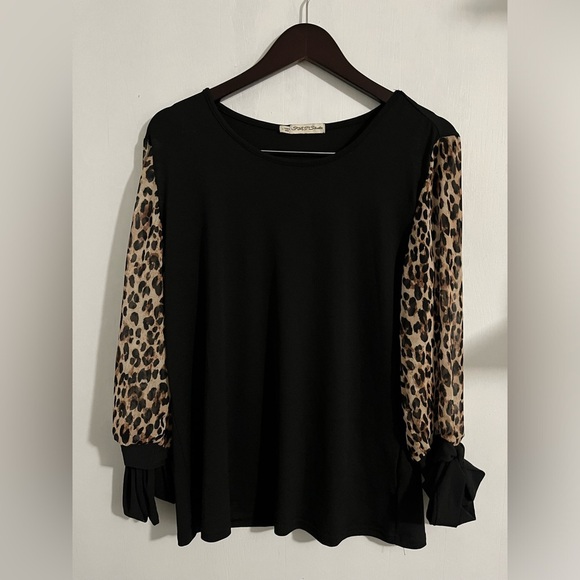 FLJ Studio Women’s Black & Leopard Print Long Sleeve Blouse‎ Size Large - Picture 1 of 9